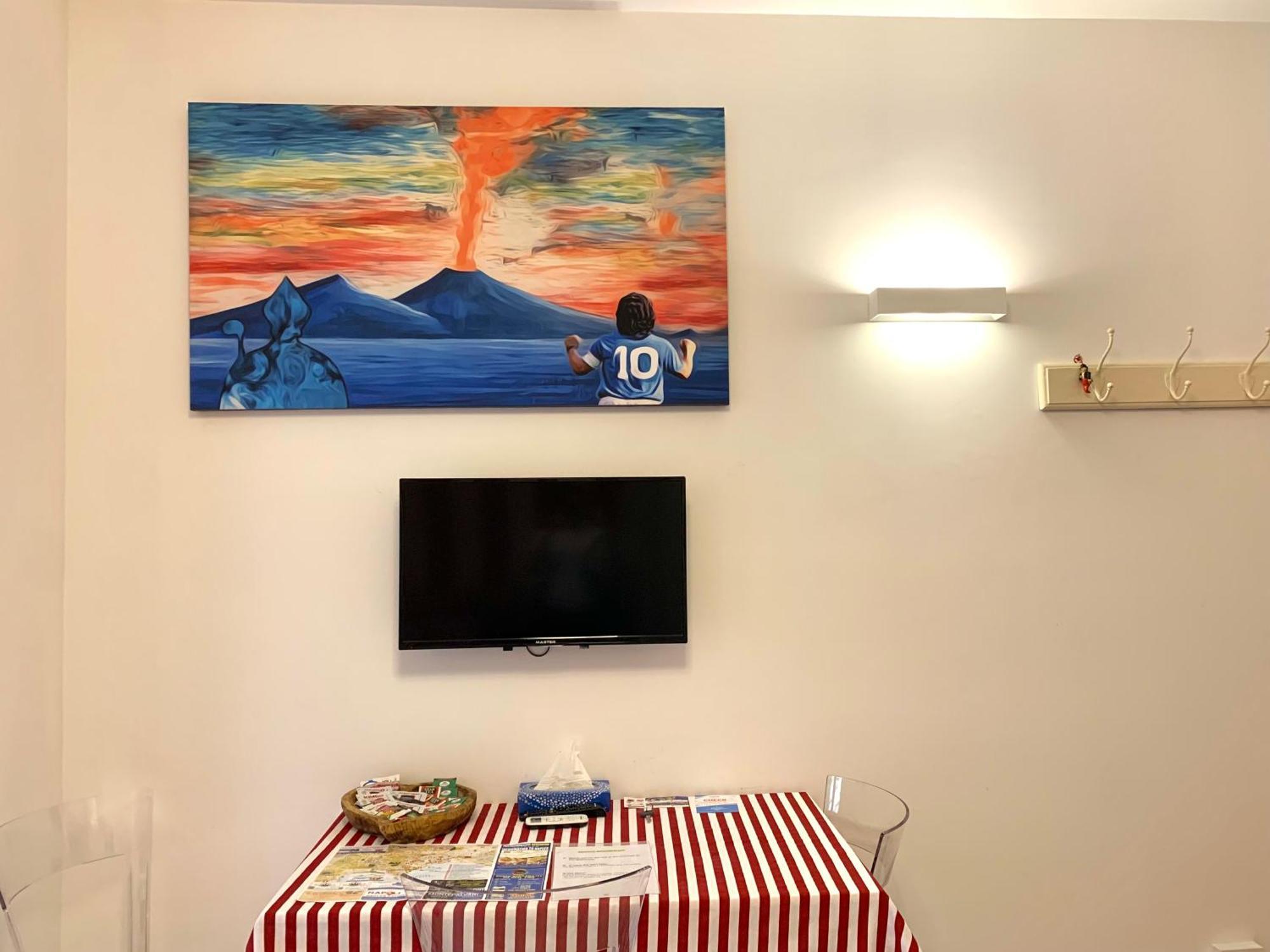 Casa Giulia, Nuovo Appartamento In Centro! Неаполь Экстерьер фото